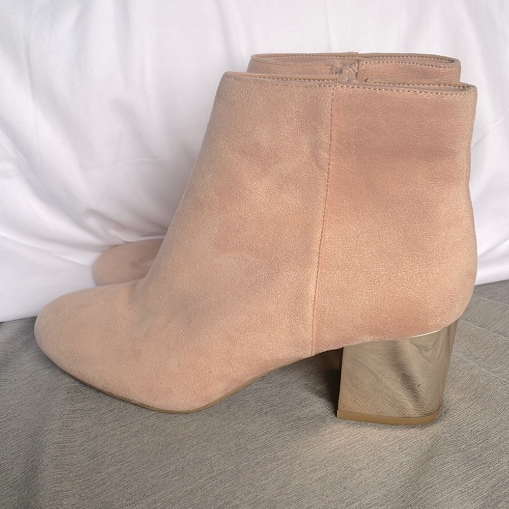 Pink Heels with Gold Metallic Wedges!